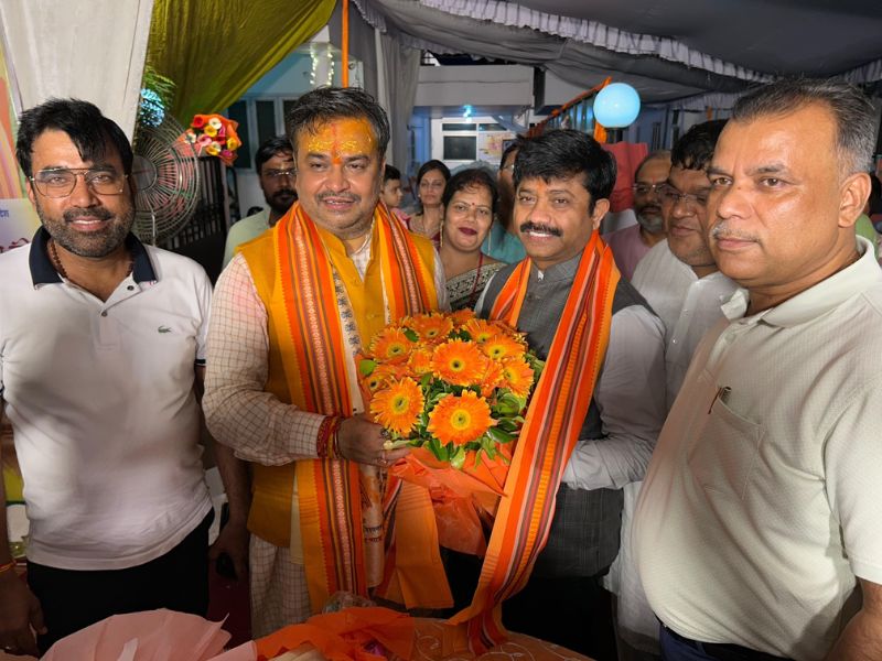 today-industrial-development-minister-uttar-pradesh-government-mr-nand-gopal-gupta-nandi-ji-visited-my-government-minister-residence-gomtinagar-and-wished-me-a-happy-birthday-i-express-my-heartfelt-gr